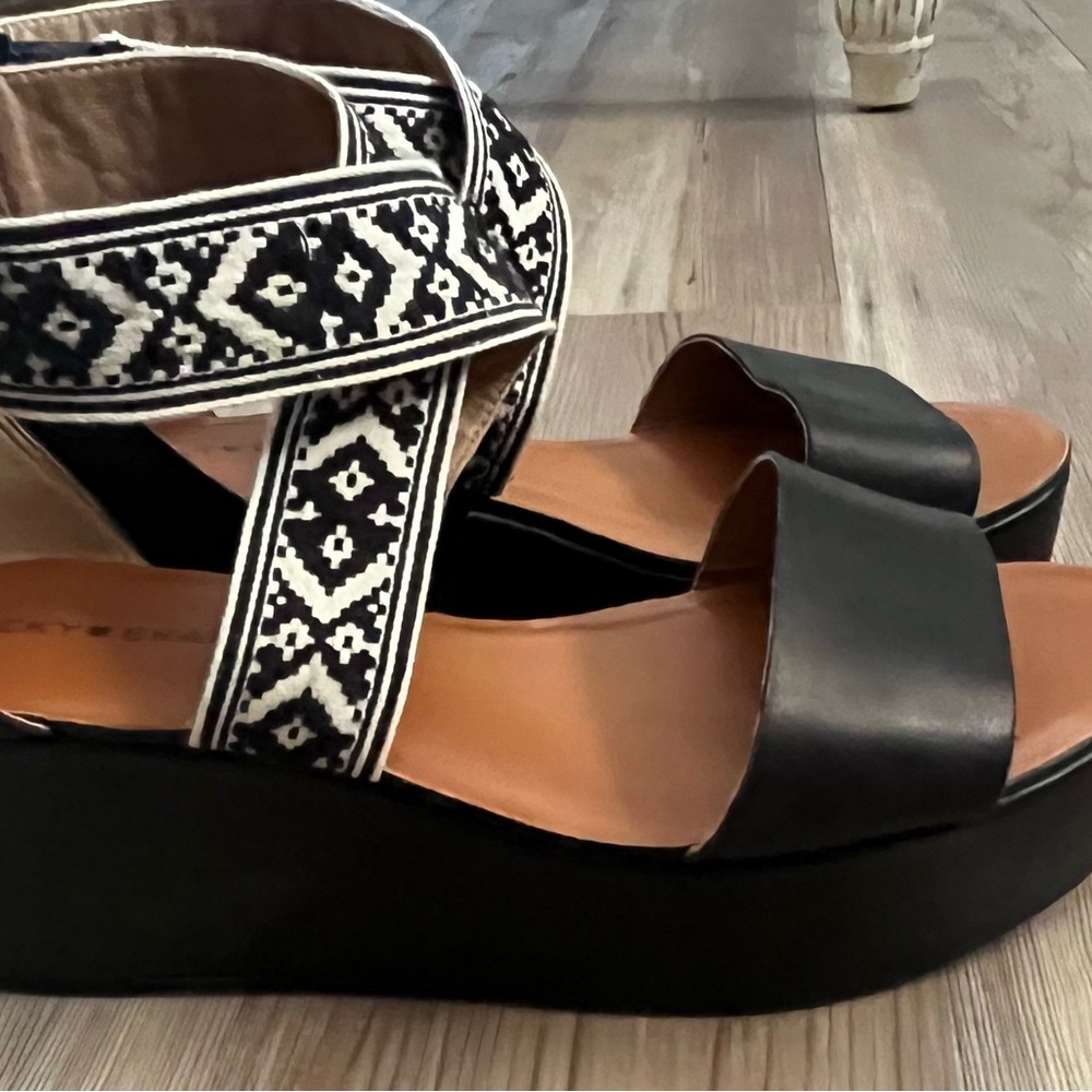 Lucky Brand size 10 ankle wrap wedge heels